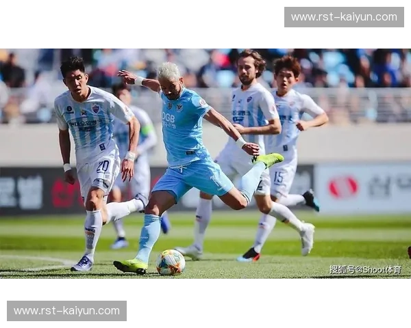 蓝色闪电的对决:大阪钢巴与水原三星的亚洲冠军之路 蓝色闪电的对决:大阪钢巴与水原三星的亚洲冠军之路